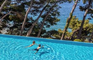 Bassein majutusasutuses Bluesun hotel Berulia või selle lähedal