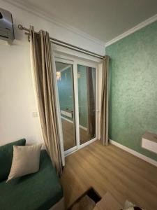 Ένα ή περισσότερα κρεβάτια σε δωμάτιο στο Luxurious heart flat +12 φωτογραφίες