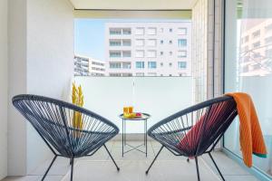 Posezení v ubytování Yellow Apartment - Balcony, Free Parking, by Gravity Prague