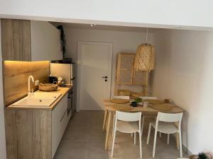 Gallery image of Robinsone House La Storia in Jelsa