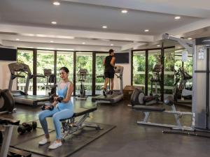Das Fitnesscenter und/oder die Fitnesseinrichtungen in der Unterkunft Movenpick Resort & Spa Boracay