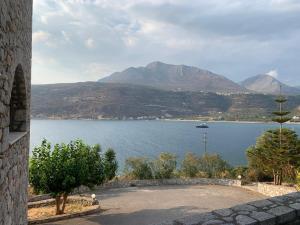 Afbeelding uit fotogalerij van Vatoulia House in Neon Oitilon +74 foto's