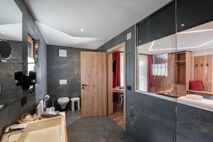 Koupelna v ubytování Dolomiten Hotel Irma