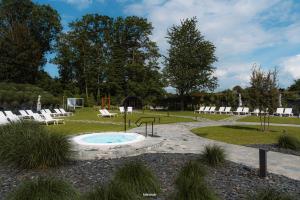 Bazén v ubytování Domaine des Thermes nebo v jeho okolí