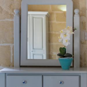 Foto sihtkohas Għarb asuva majutusasutuse Room 3 - family room x 3 by Solea galeriist