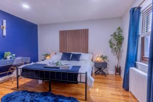 Postel nebo postele na pokoji v ubytování 1BR DEEP Apts by American Dream, Sleeps 8