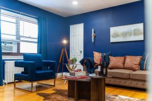 Posezení v ubytování 1BR DEEP Apts by American Dream, Sleeps 8