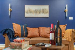 Posezení v ubytování 1BR DEEP Apts by American Dream, Sleeps 8 + 9 fotografií