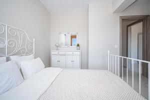 Posteľ alebo postele v izbe v ubytovaní Vacation house with a panoramic sea view and forest