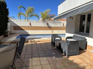 Patio nebo venkovní prostory v ubytování Mercuri Albir con piscina privada