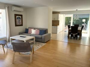 Posezení v ubytování Mercuri Albir con piscina privada