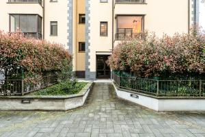 Forum Assago 5 min - APT with Double Terrace外面的花园