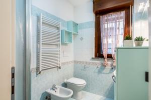 Forum Assago 5 min - APT with Double Terrace的一间浴室
