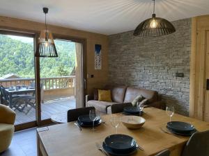 O zonă de relaxare la Appartement 4 personnes de standing au coeur du village +13 fotografii