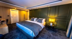 Imagem da galeria de Apeiro City Avant-garde Hotel em Saraievo