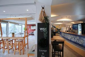 Um restaurante ou outro lugar para comer em WOT Lisbon Nomad