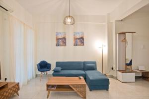 Posezení v ubytování Milena Comfy Piraeus Reno Apt AC & Full Kitchen