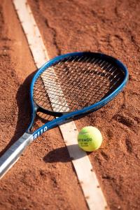 Attività di tennis o squash presso l'hotel o nelle vicinanze