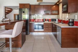 Dapur atau dapur kecil di Villa Lemonia Platanias