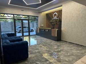 Posezení v ubytování Grand Way Hotel