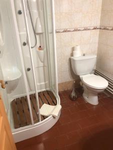 Koupelna v ubytování Manoir du Val Harangt