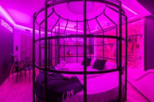 Łóżko lub łóżka w pokoju w obiekcie Secret Love BDSM