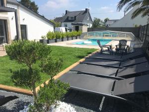 Bazén v ubytování Maison avec piscine 3 chambres nebo v jeho okolí