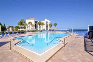 Πισίνα στο ή κοντά στο St Pete La Puerta 4 231 Isla Del Sol 2nd Floor