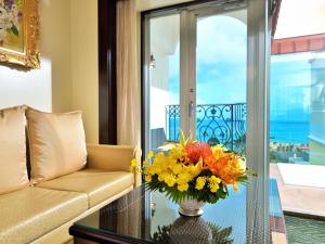 Posezení v ubytování Okinawa Kariyushi Resort EXES Onna