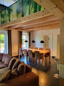 Φωτογραφία από το άλμπουμ του Hainberg-Loft mit Gartensauna σε Mellrichstadt