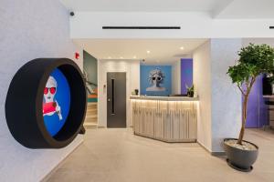 Vstupní hala nebo recepce v ubytování The Q Hotel + 37 fotografií
