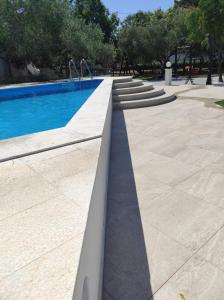 Bazén v ubytování Apartments Zaton Draga nebo v jeho okolí