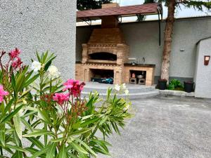 Το κτήριο όπου στεγάζεται  ο ξενώνας