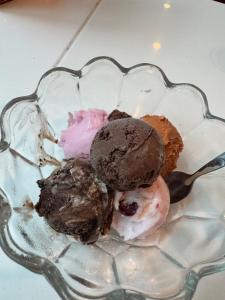 Φαγητό σε αυτό το διαμέρισμα ή κάπου εκεί κοντά