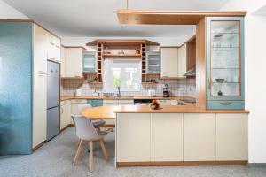 Kuchyň nebo kuchyňský kout v ubytování Ocean Apartment