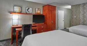 Postel nebo postele na pokoji v ubytování Courtyard by Marriott Eugene Springfield