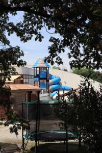 Piscine de l'établissement Les Chalets de Moulière ou située à proximité