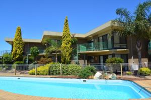 Gallery image of Emmanuel Holiday Apartment in Lakes Entrance