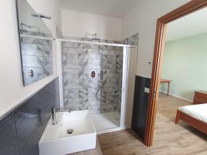 Koupelna v ubytování Casa nel borgo di Capraia