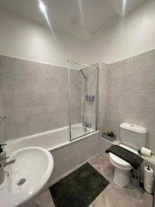 O baie la Montague Apartment-Spacious, Central & Free Parking