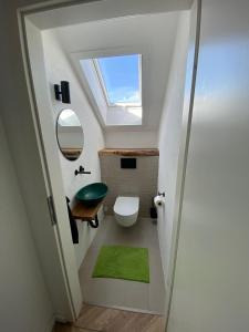 Bilik mandi di Ferienwohnung Biessenhofen