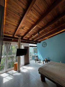 Гостиная зона в Magnolias Jardin & Boutique Suites