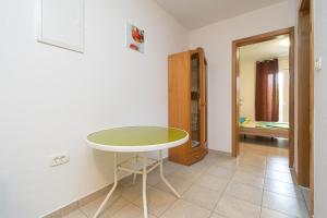 Fotografia z galérie ubytovania Apartments by the sea Tribanj Sibuljina, Paklenica - 17818 v destinácii Šibuljina
