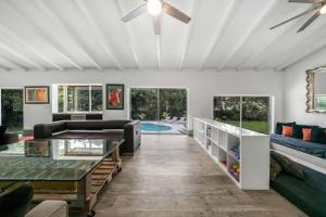 Φωτογραφία από το άλμπουμ του New Villa Jungle Paradise Heated Pool BBQ Soccer στο Μαϊάμι