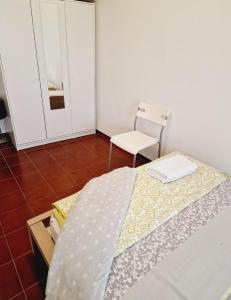 Postel nebo postele na pokoji v ubytování 3-Double Room in T4 Apartment