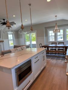 Galeriebild der Unterkunft Heart of Ocean City - WALK to shops, restaurants, boardwalk and beach! in Ocean City