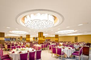 Restaurace v ubytování New Jiuzhai Hotel