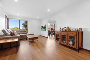 Χώρος καθιστικού στο Hillside Estate