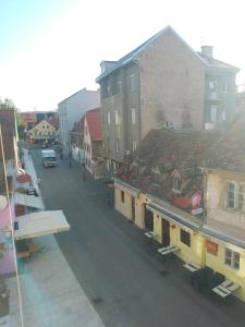 Khu vực xung quanh gần nhà khách