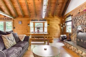 Posezení v ubytování Roscoe Retreat